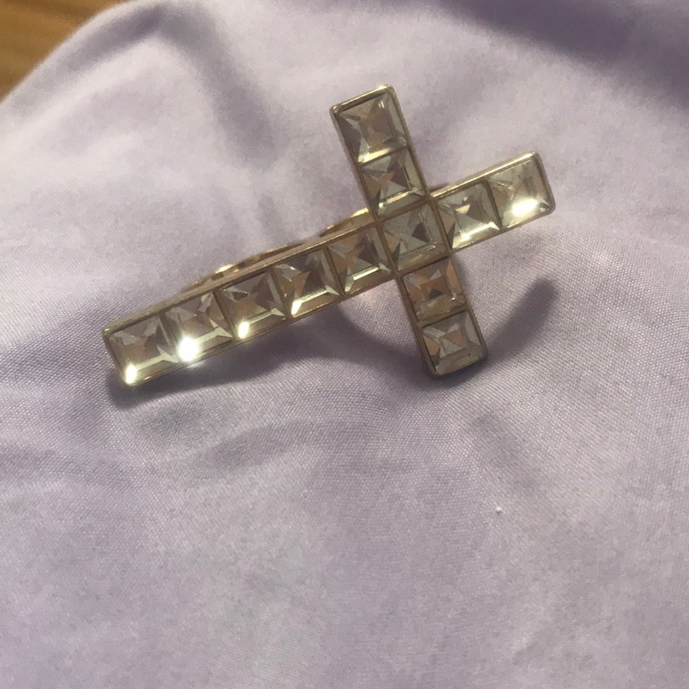 Two Finger cross ring